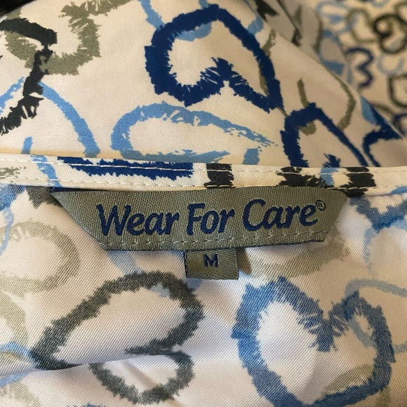 patterned scrub top - Picture 2 of 2